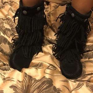 Girls black fringe Minnetonka